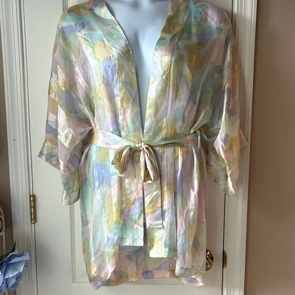 100% Silk robe. - Picture 1 of 6